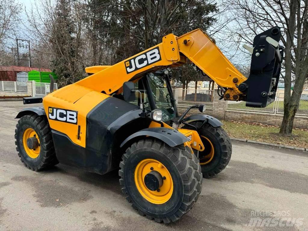 JCB 527-58 Телескопічний навантажувач