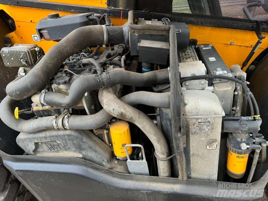 JCB 527-58 Телескопічний навантажувач
