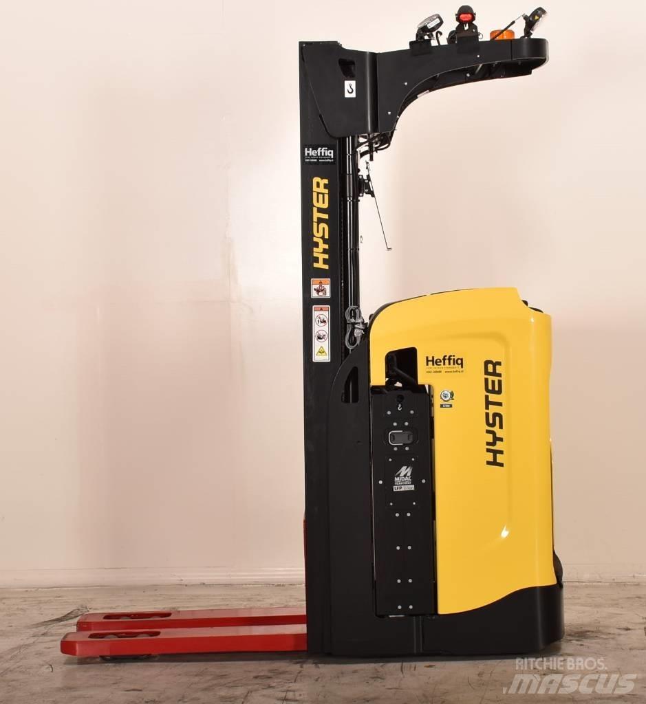 Hyster RS1.6 Самохідні електроштабелери