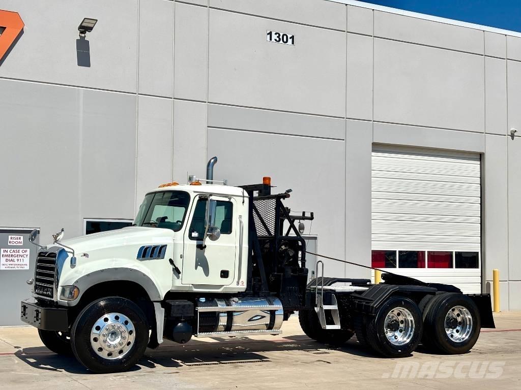 Mack GU713 Евакуатори
