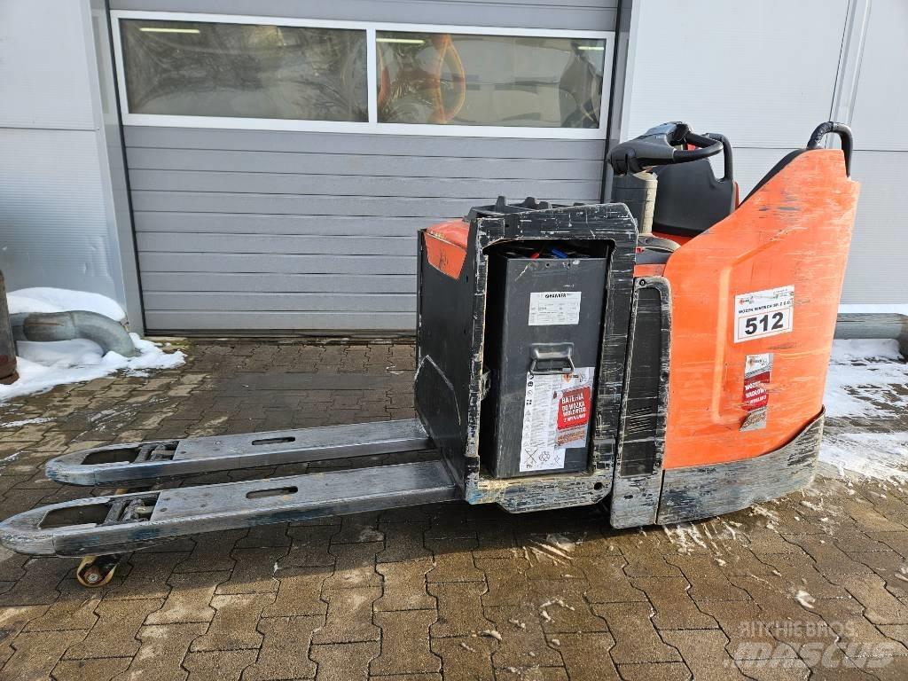 BT LPE 250 Електронавантажувачі