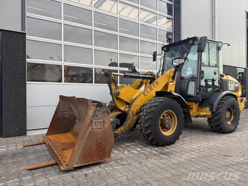 CAT 906H2 Фронтальні навантажувачі