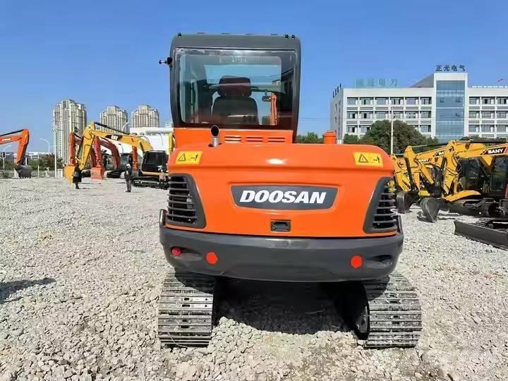Doosan DX60-9C Гусеничні екскаватори