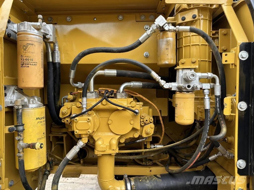 CAT 320D Гусеничні екскаватори