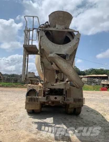 Iveco Trakker 440 Бетономішалки (Автобетонозмішувачі)