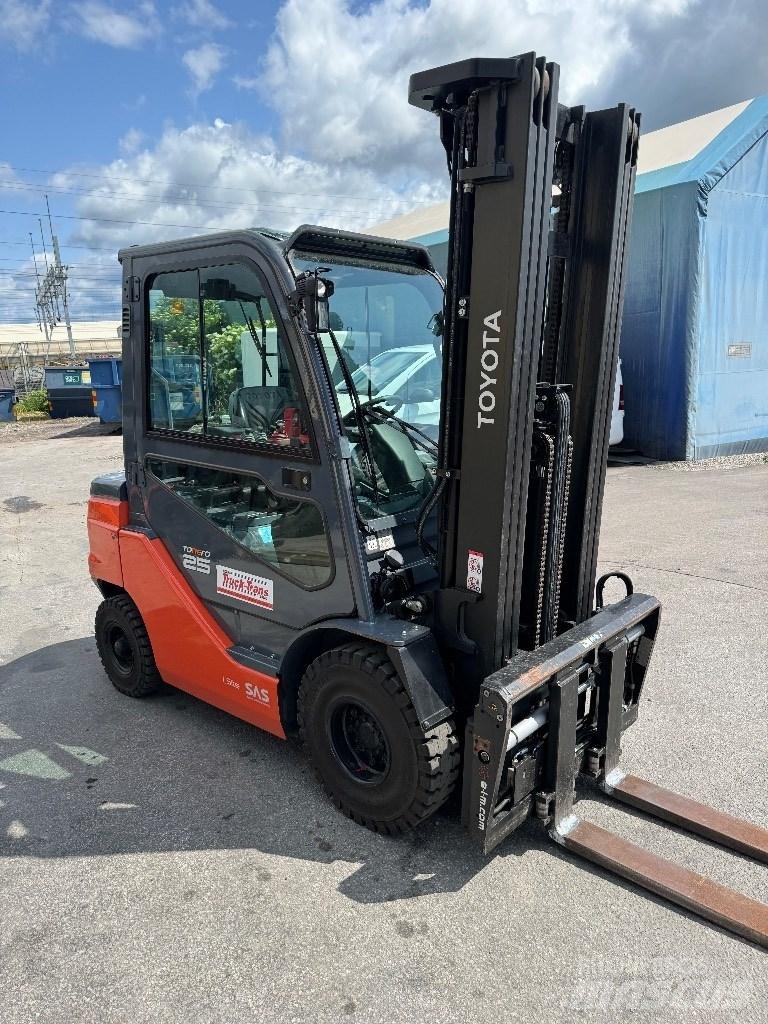 Toyota 52-8FDF25 Дизельні навантажувачі