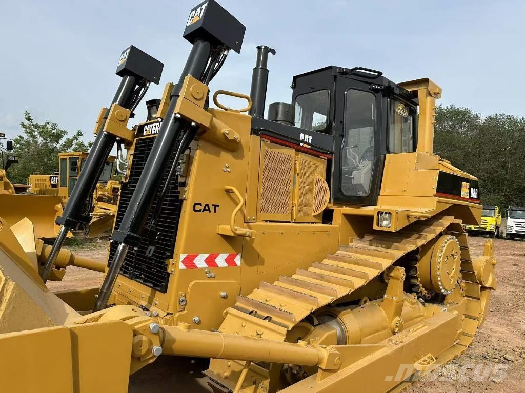 CAT D 8 R Гусеничні бульдозери