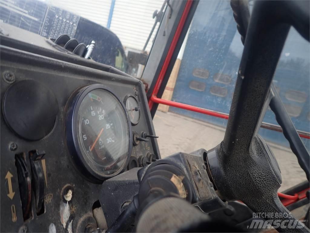 Valmet 705 Трактори