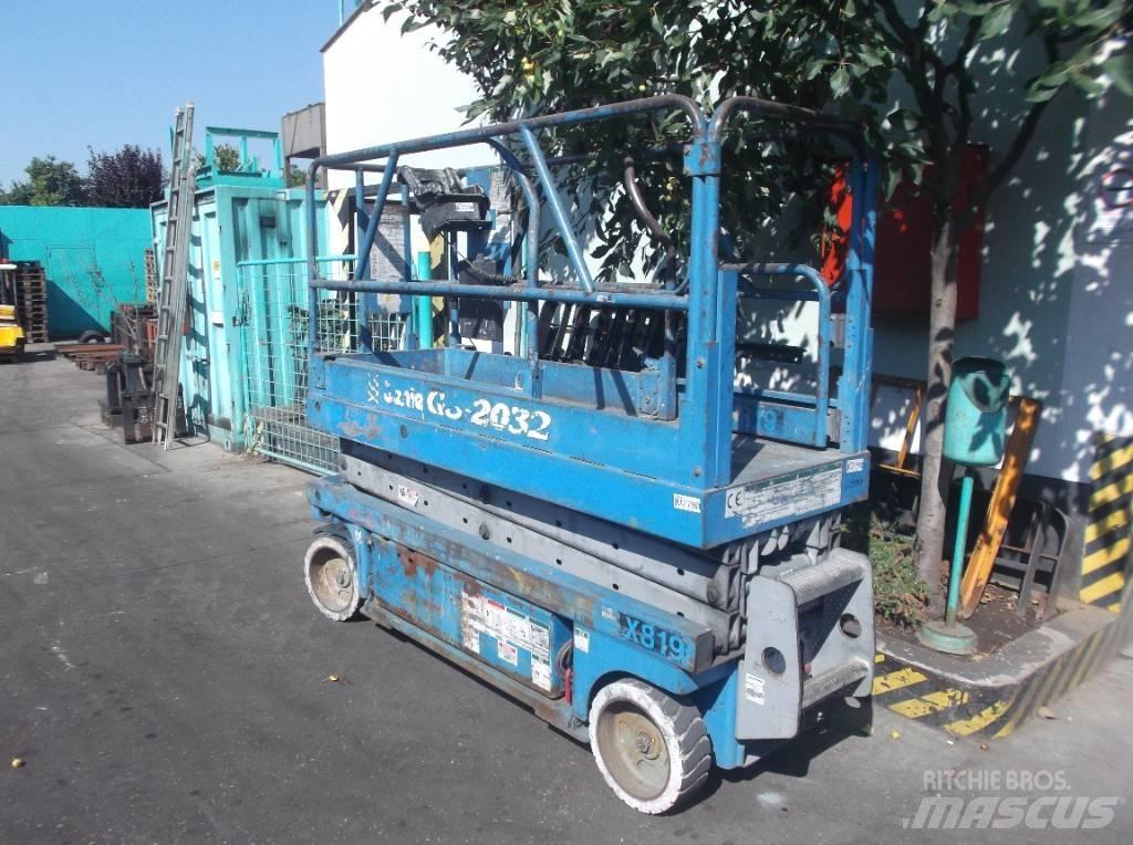 Genie GS 2032    V-2790 Вертикальні щоглові підйомники