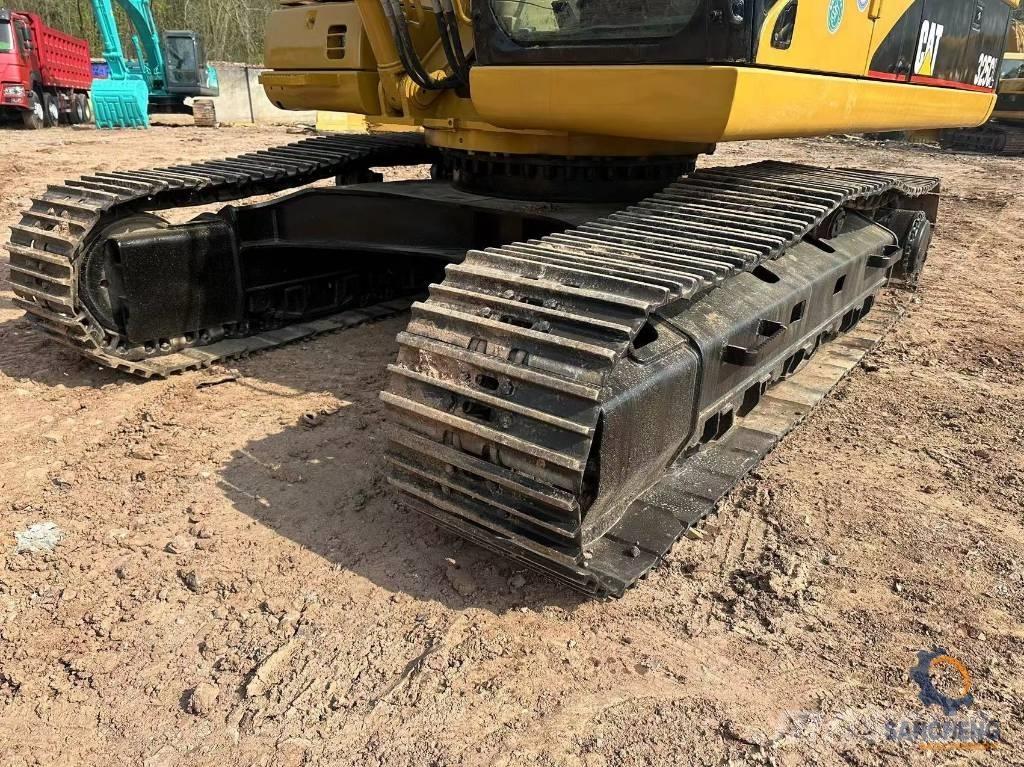 CAT 325CL Гусеничні екскаватори