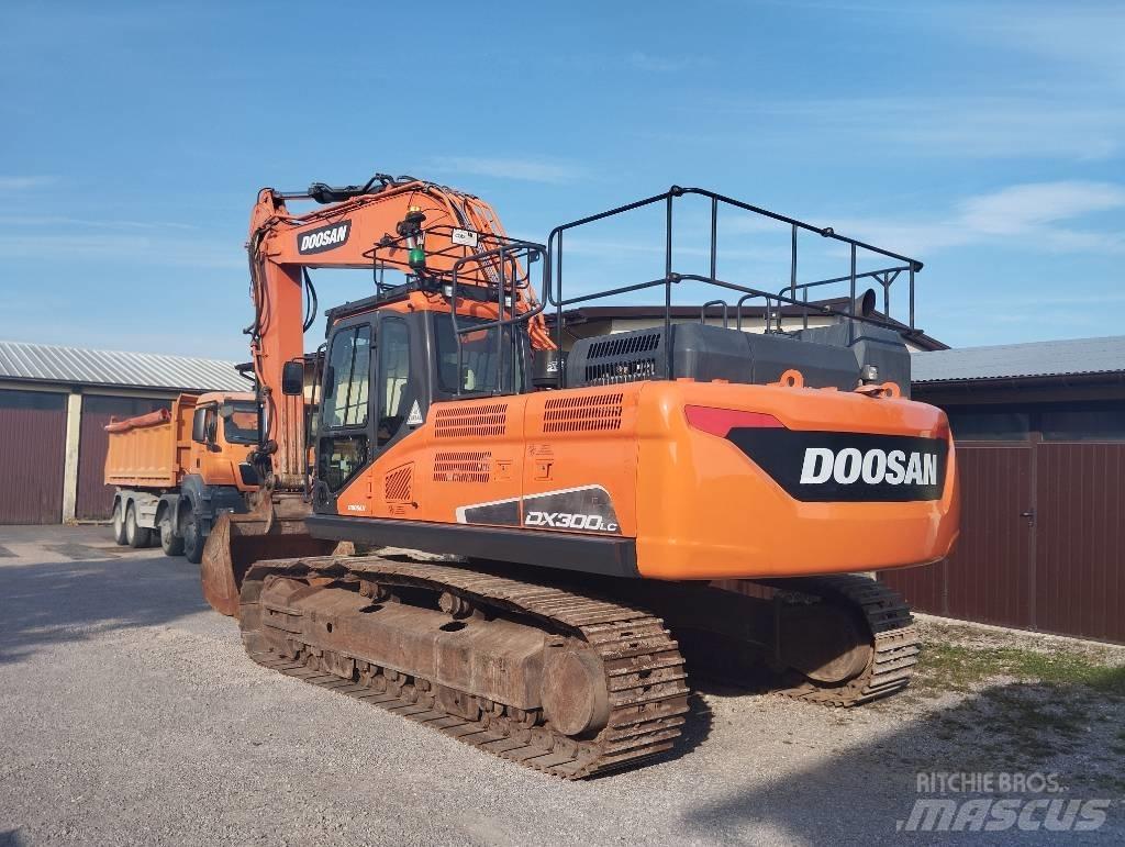 Doosan DX 300 LC Гусеничні екскаватори