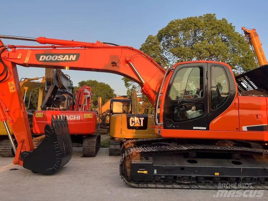 Doosan DX225LC-9C Гусеничні екскаватори