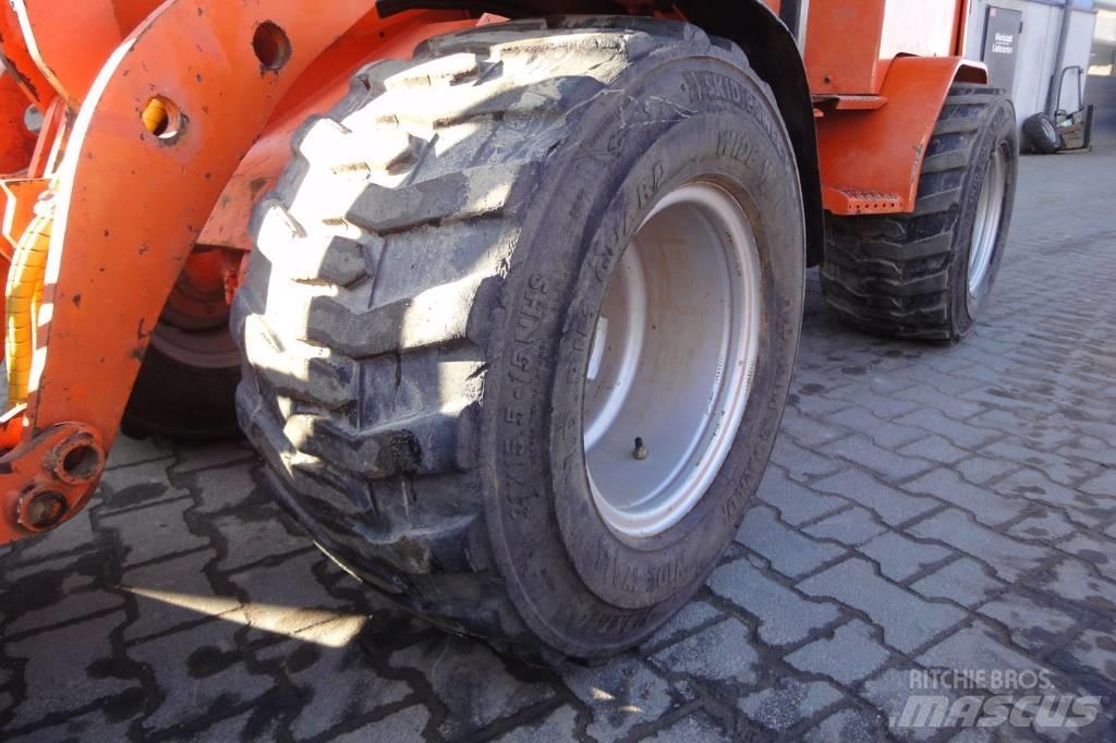 Schäffer 2436 Фронтальні навантажувачі