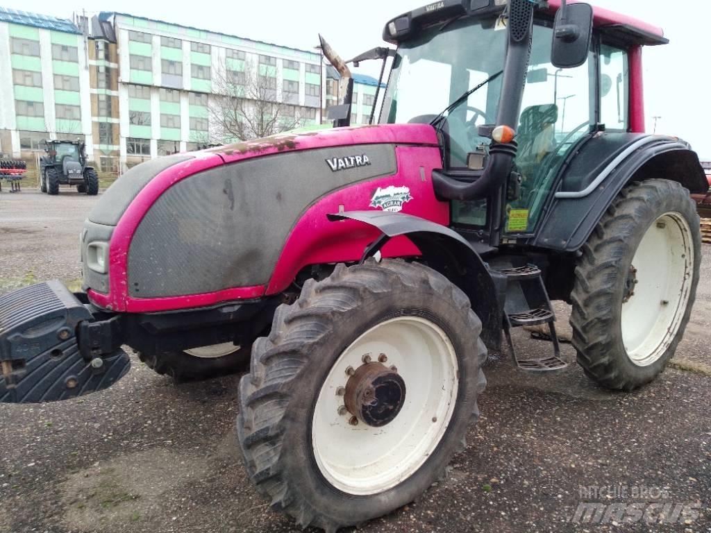 Valtra T 151 E Трактори