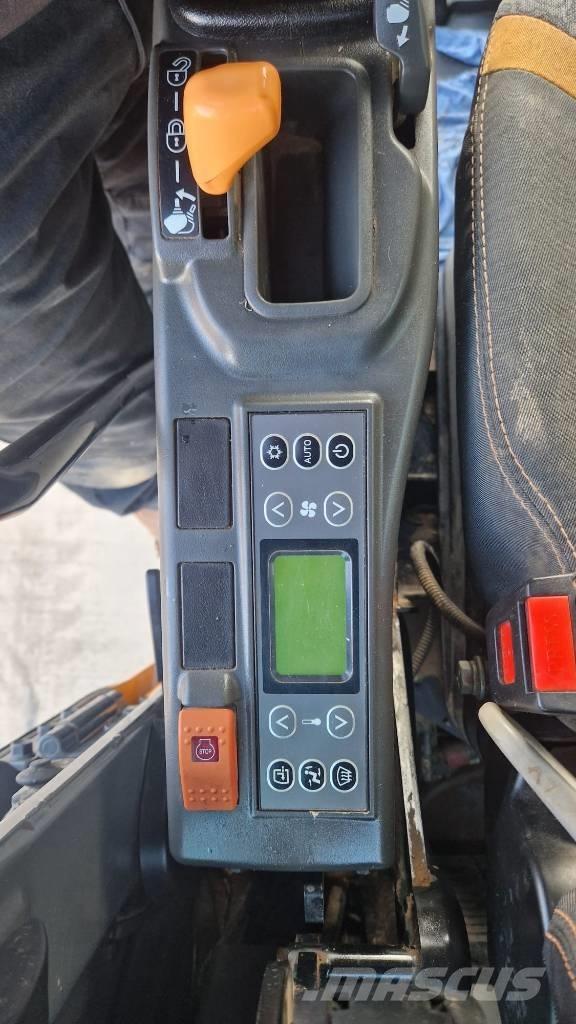 CASE CX 130 D Гусеничні екскаватори