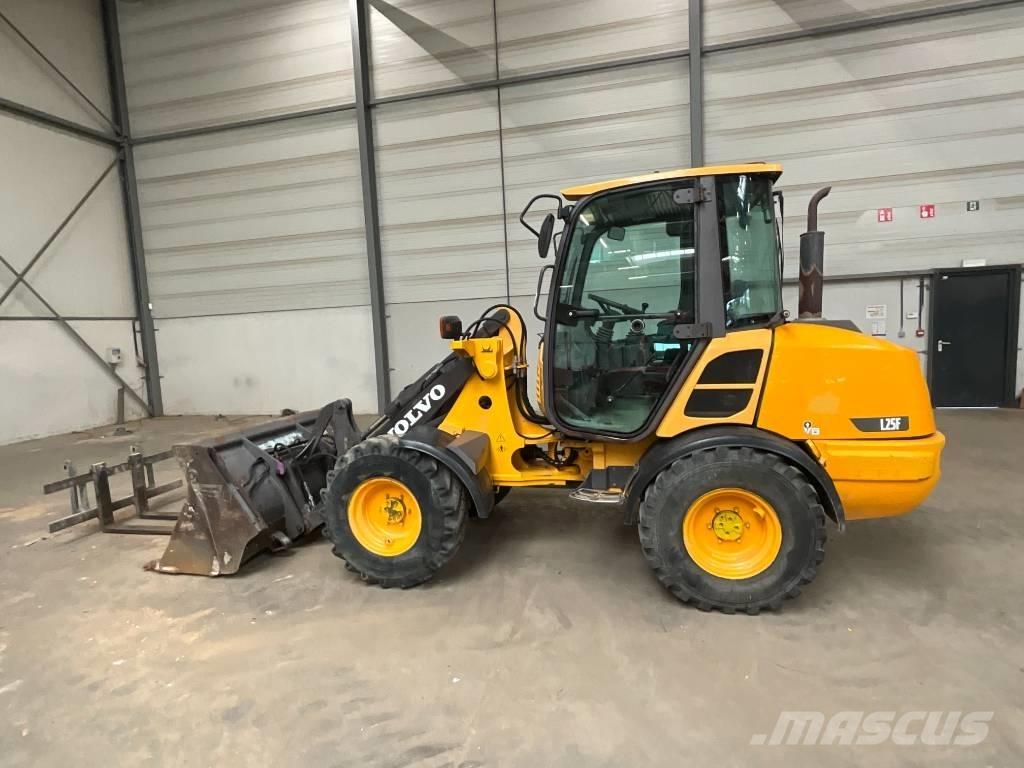 Volvo L 25 F Фронтальні навантажувачі
