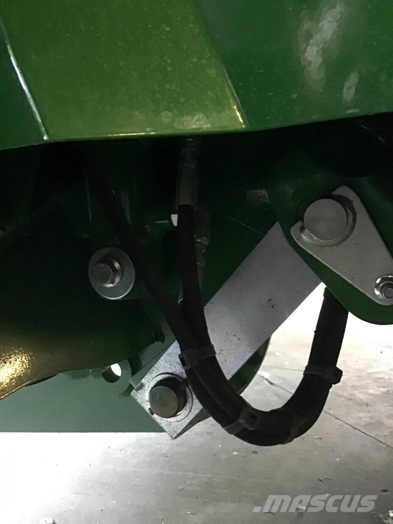 John Deere V461M Рулонні прес-підбирачі