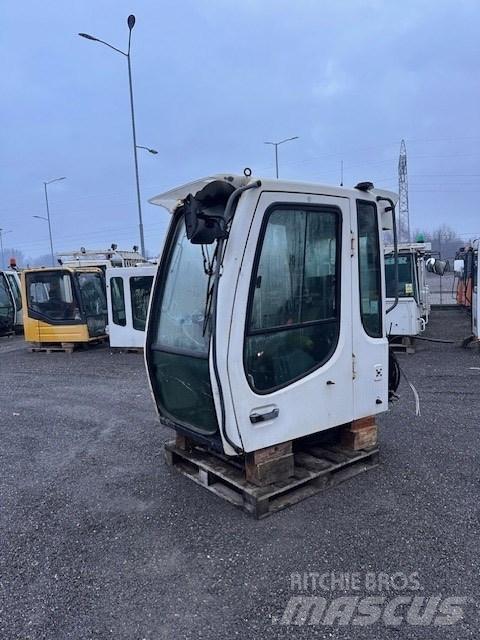 Liebherr A 314 CAB Кабіна
