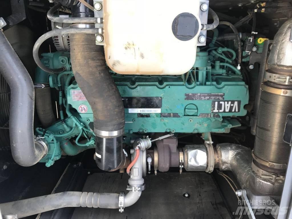 Volvo EC250E L Гусеничні екскаватори