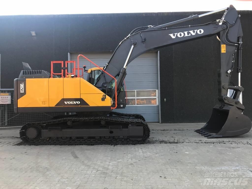 Volvo EC250E L Гусеничні екскаватори