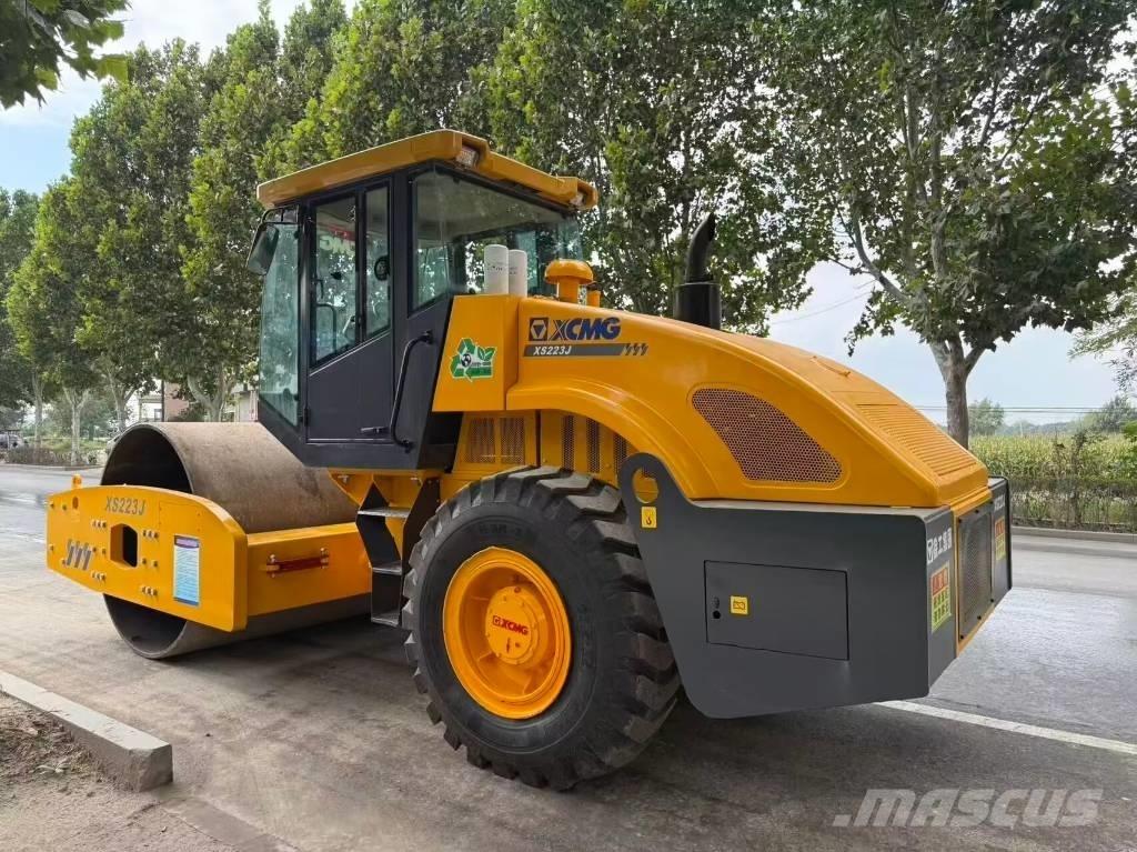 XCMG XS 223 J Грунтові котки