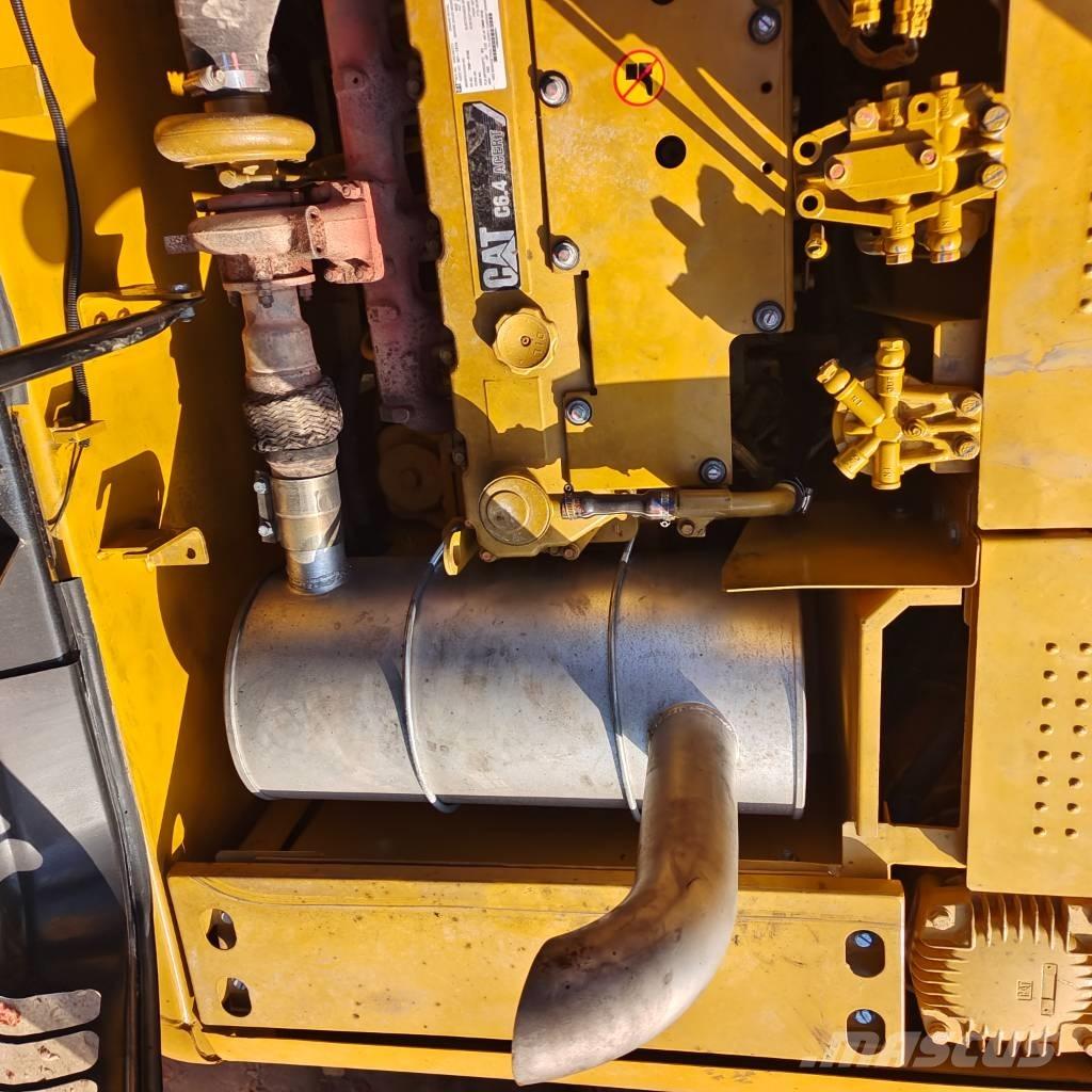 CAT 320DL Гусеничні екскаватори