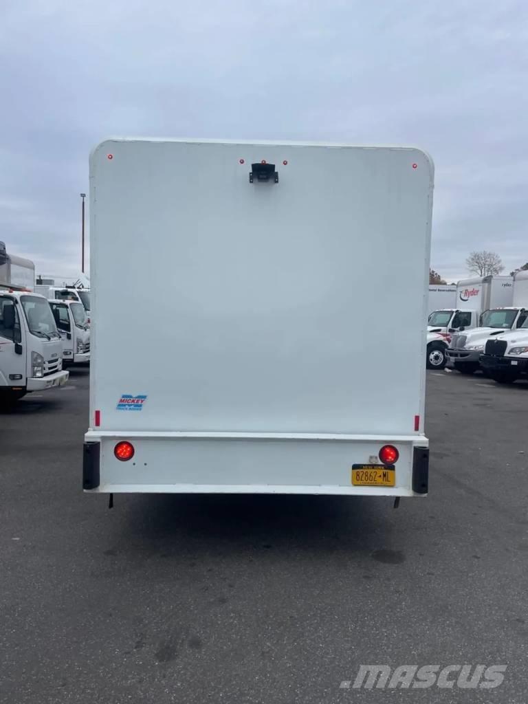 International 4300 Вантажівки для доставки напоїв