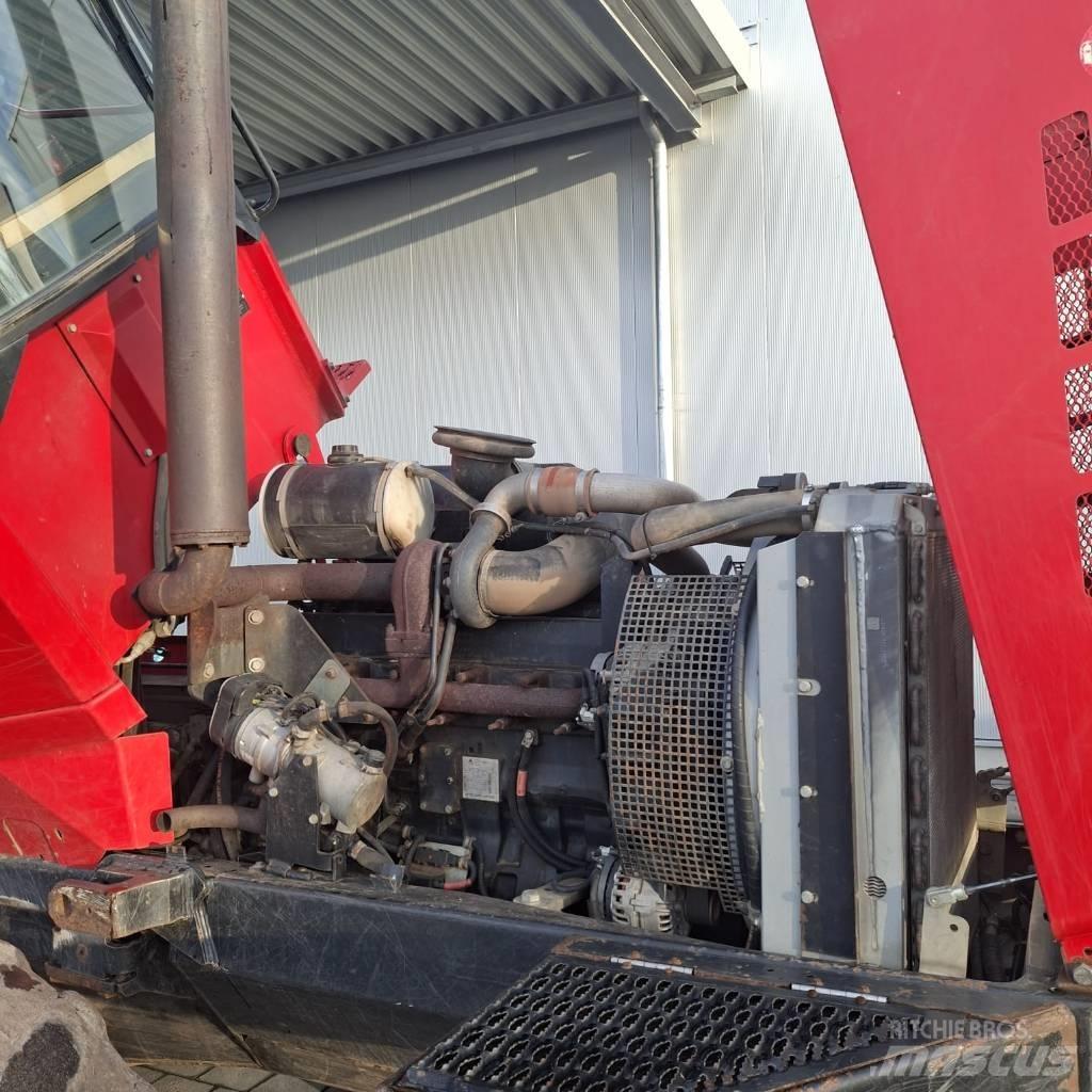 Komatsu 840.4 Форвардери