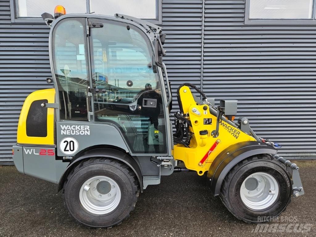 Wacker Neuson WL 25 Фронтальні навантажувачі