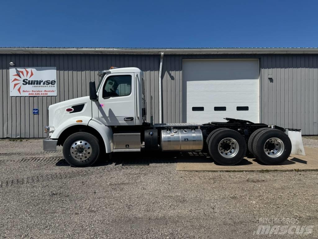 Peterbilt 567 Тягачі