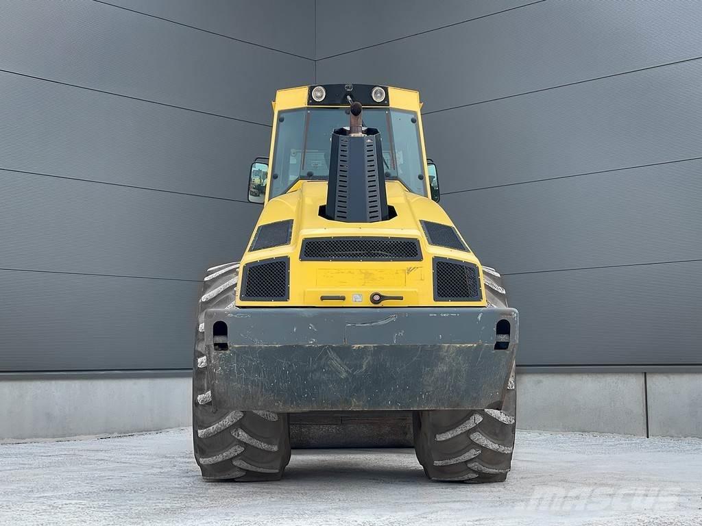 Bomag BW 216 DH-4i Грунтові котки