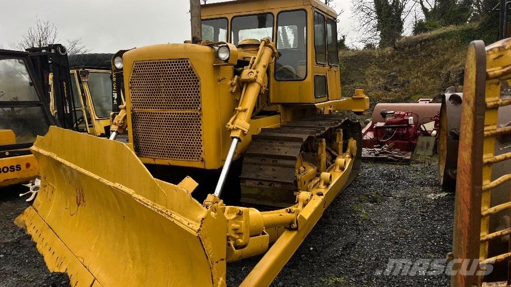 CAT D7 with ripper Гусеничні бульдозери