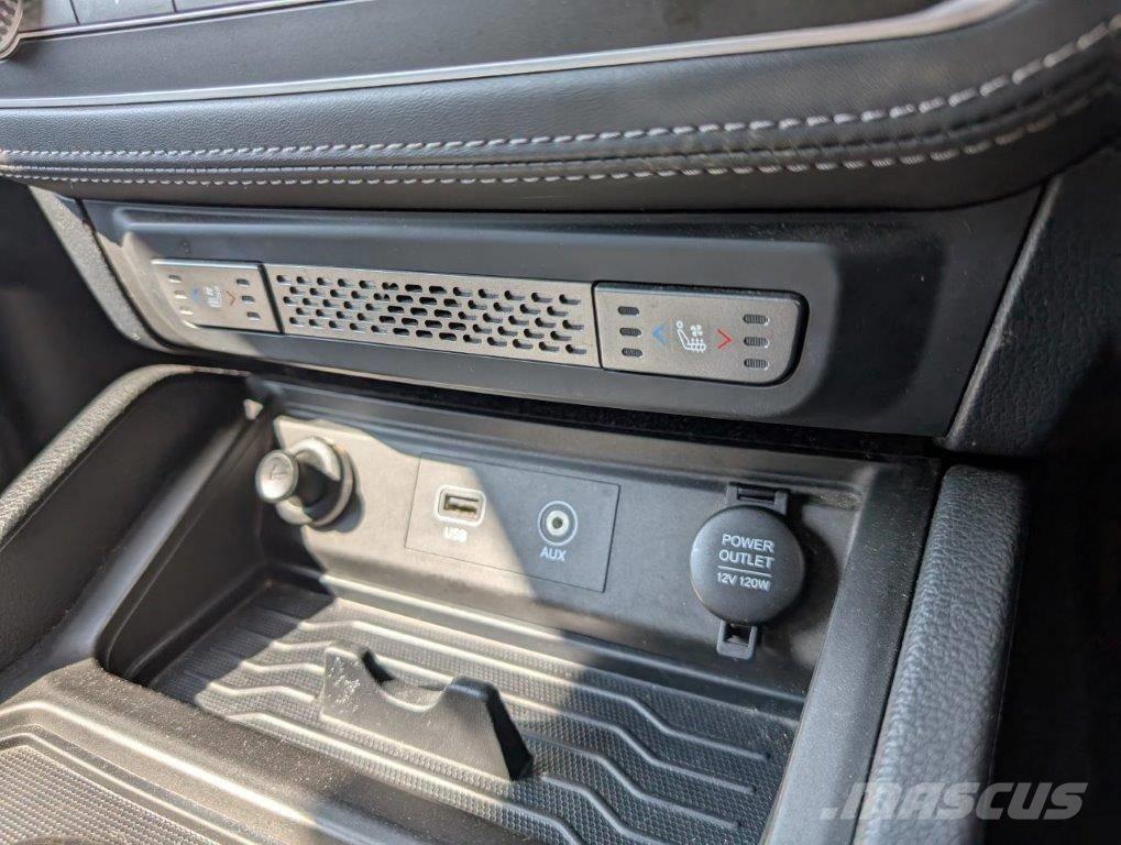Ssangyong Musso Автомобілі