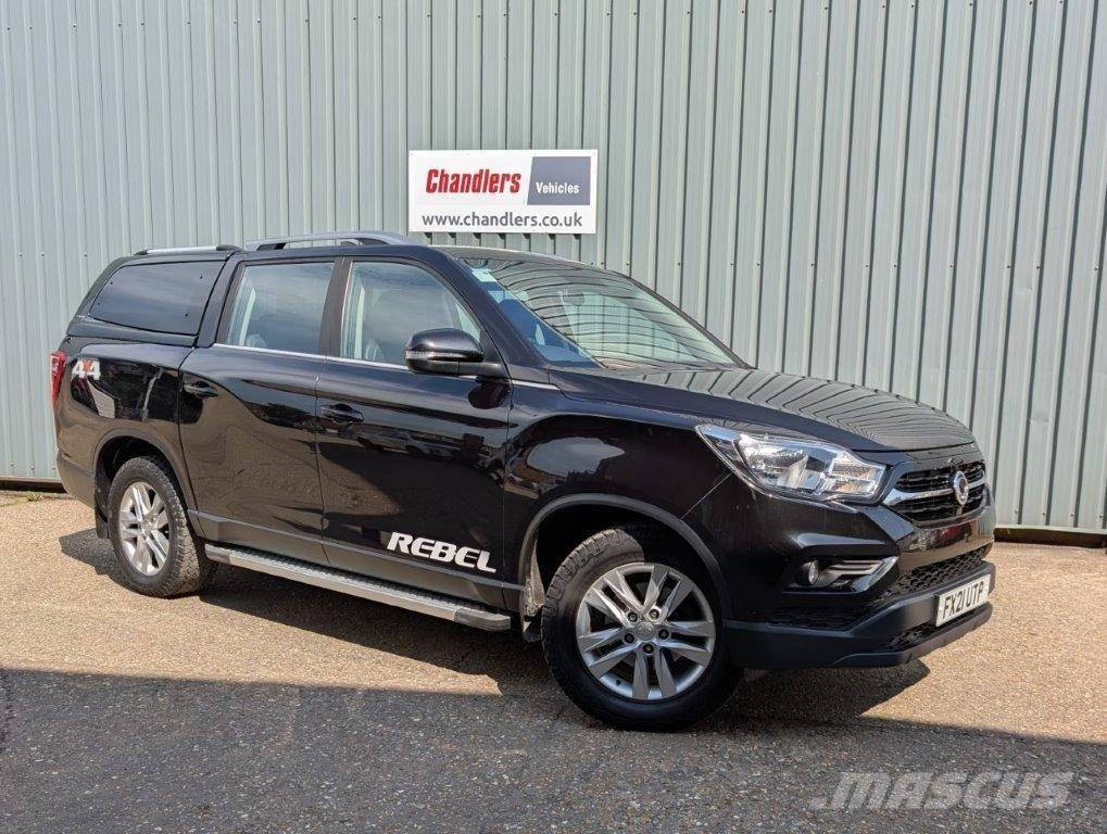 Ssangyong Musso Автомобілі