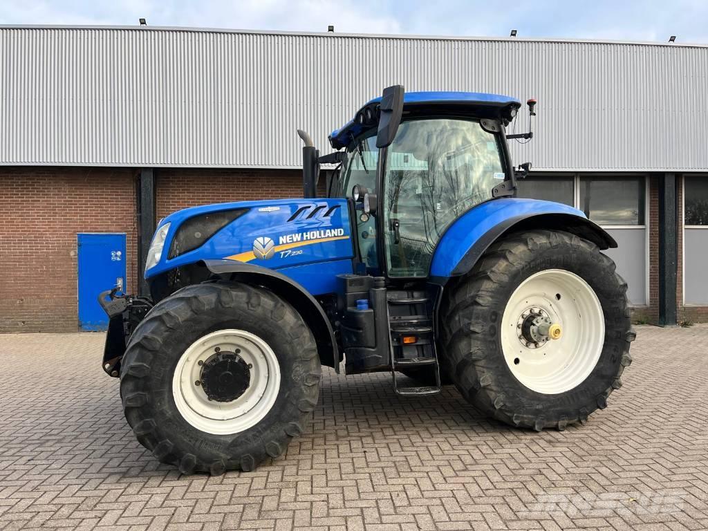 New Holland T 7.230 Трактори