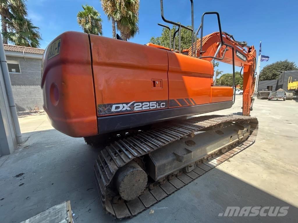 Doosan DX 225 Гусеничні екскаватори