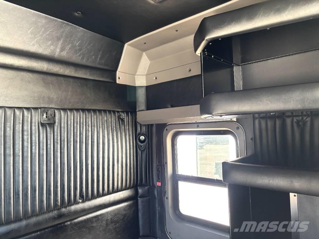 Kenworth W 900 Тягачі