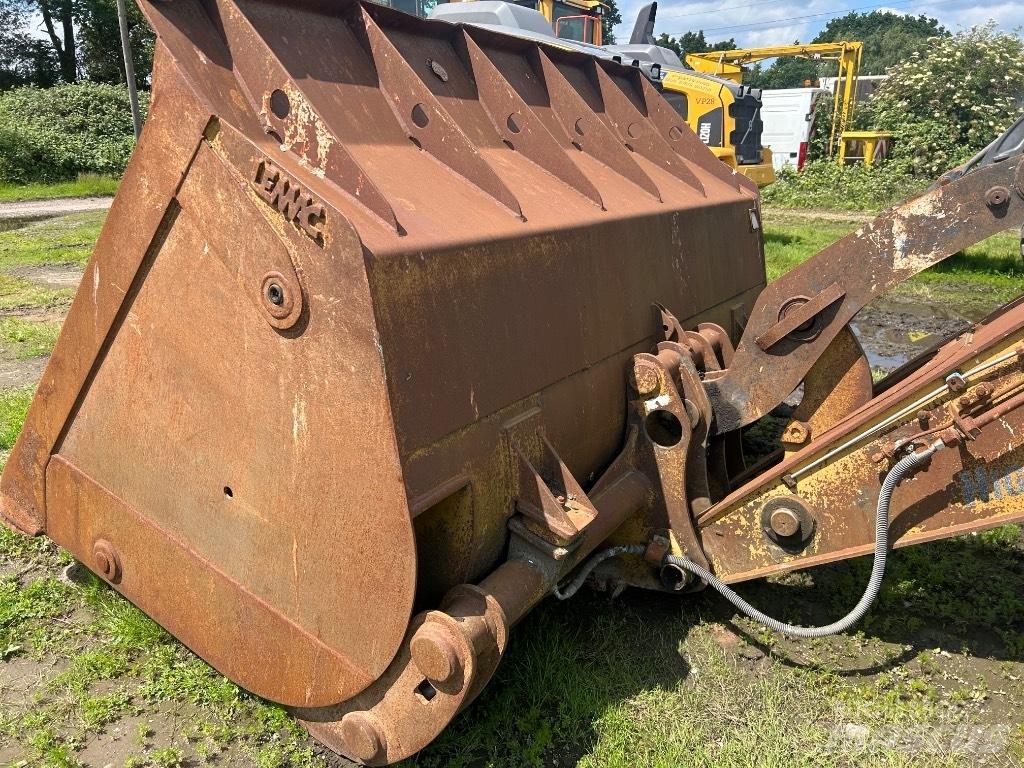 CAT 930H Фронтальні навантажувачі