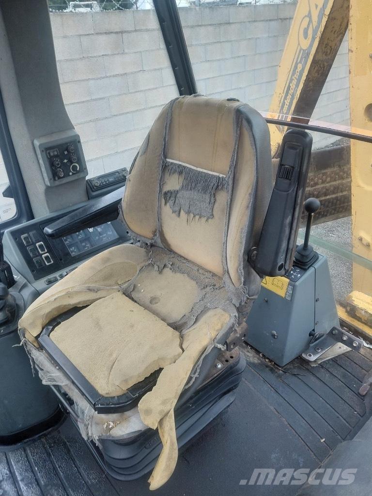 CASE 580 SLE Екскаватори-навантажувачі