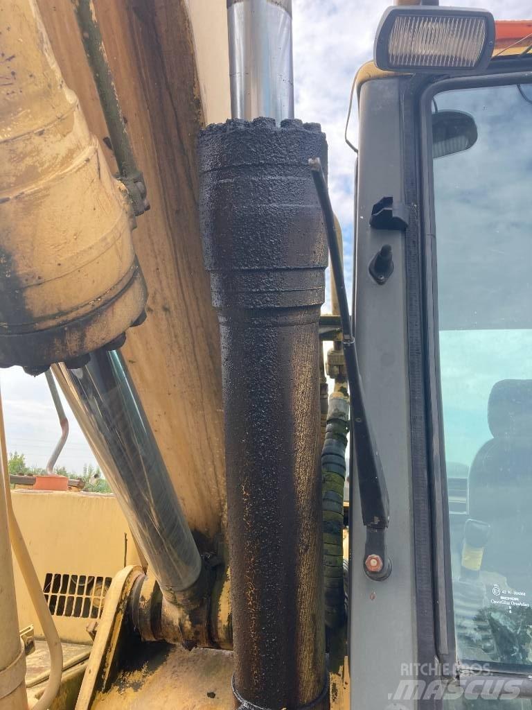 Komatsu PW 170 Колісні екскаватори