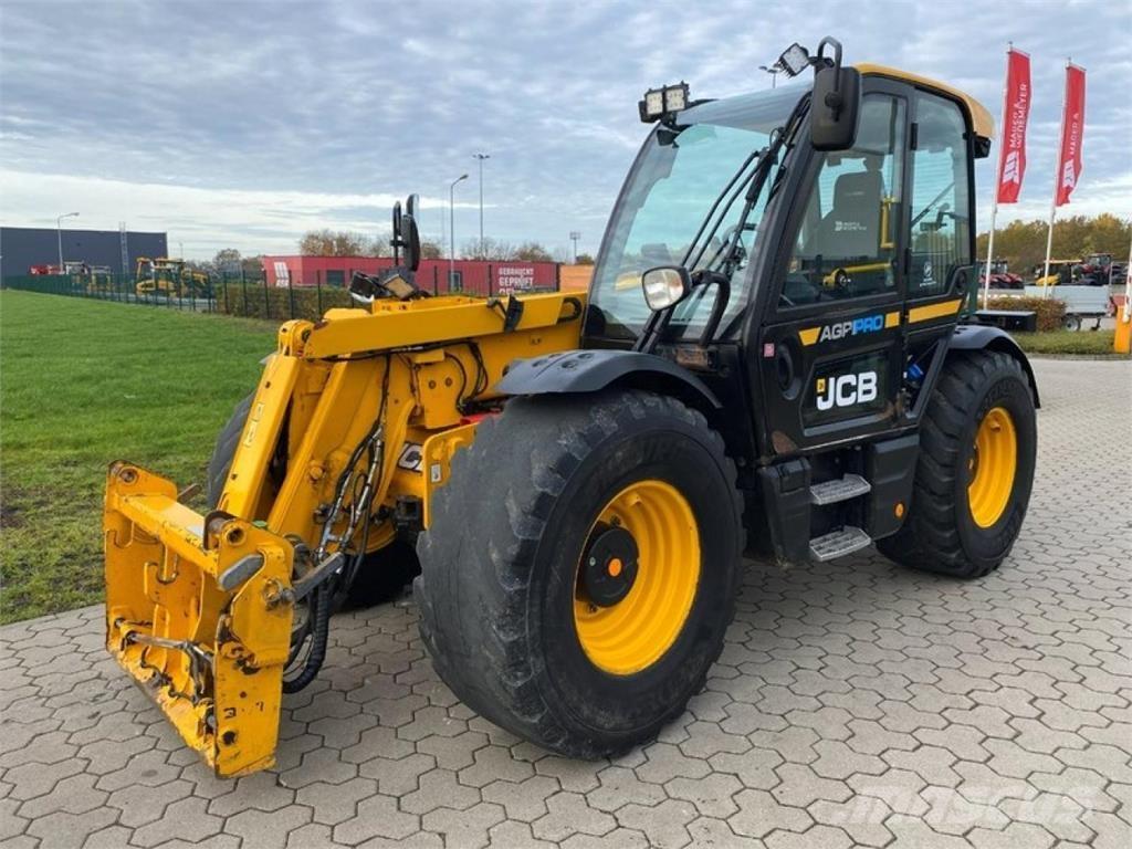 JCB 542-70 AGRIPRO Телескопічний навантажувач