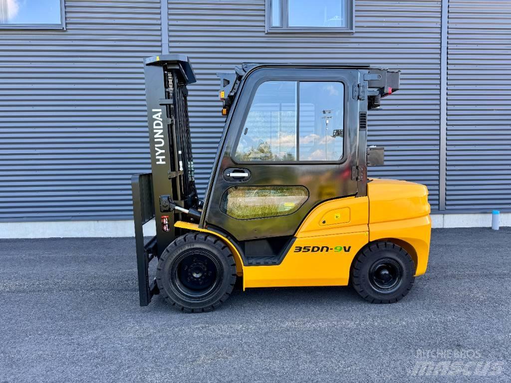 Hyundai 35DN-9V Дизельні навантажувачі