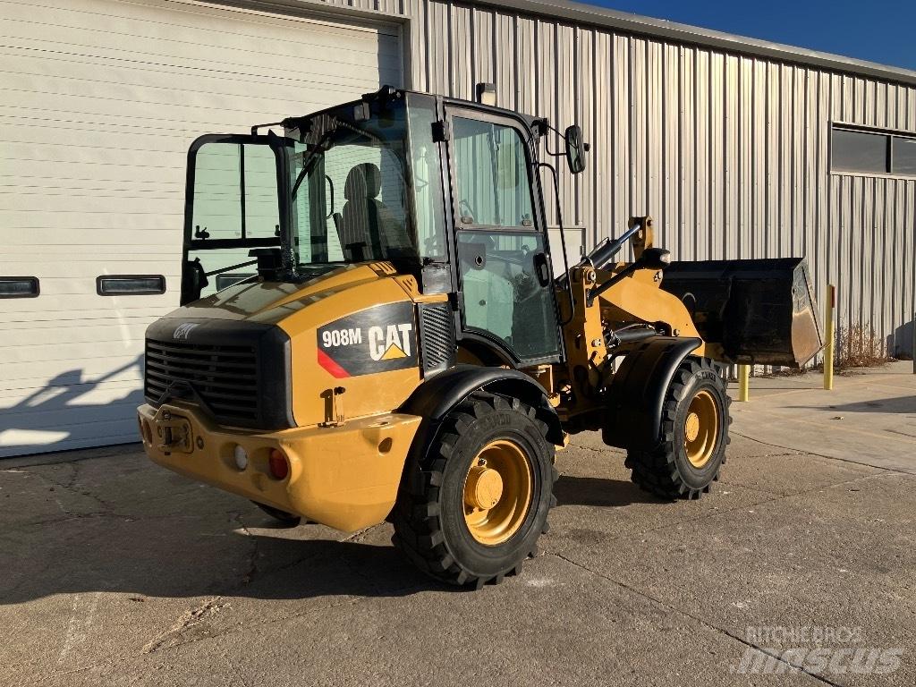 CAT 908m Фронтальні навантажувачі