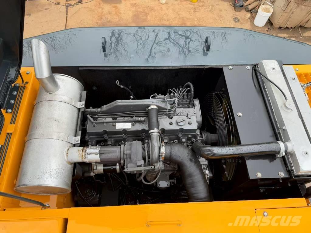 Hyundai 305-9t Гусеничні екскаватори