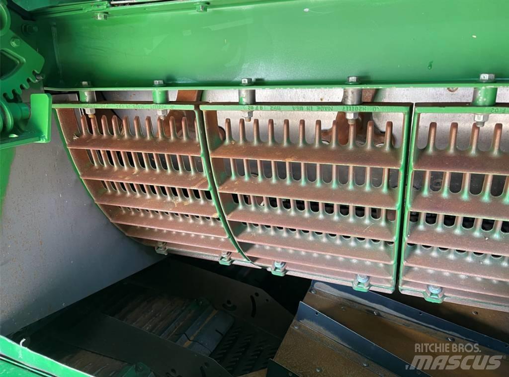 John Deere S 680 Зернозбиральні комбайни