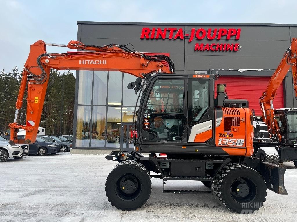 Hitachi ZX 135 W-7 Колісні екскаватори