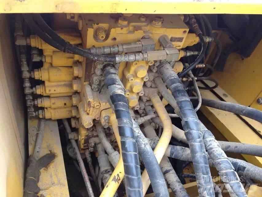 Komatsu pc220-7 Гусеничні екскаватори