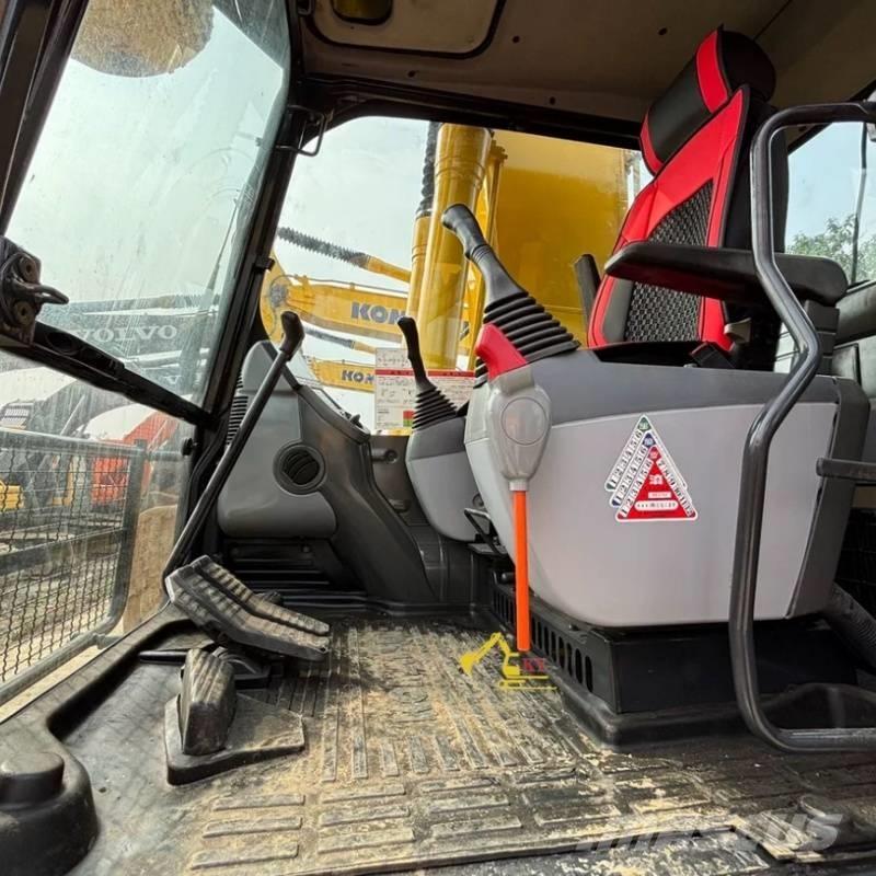 Komatsu PC 220-8 Гусеничні екскаватори