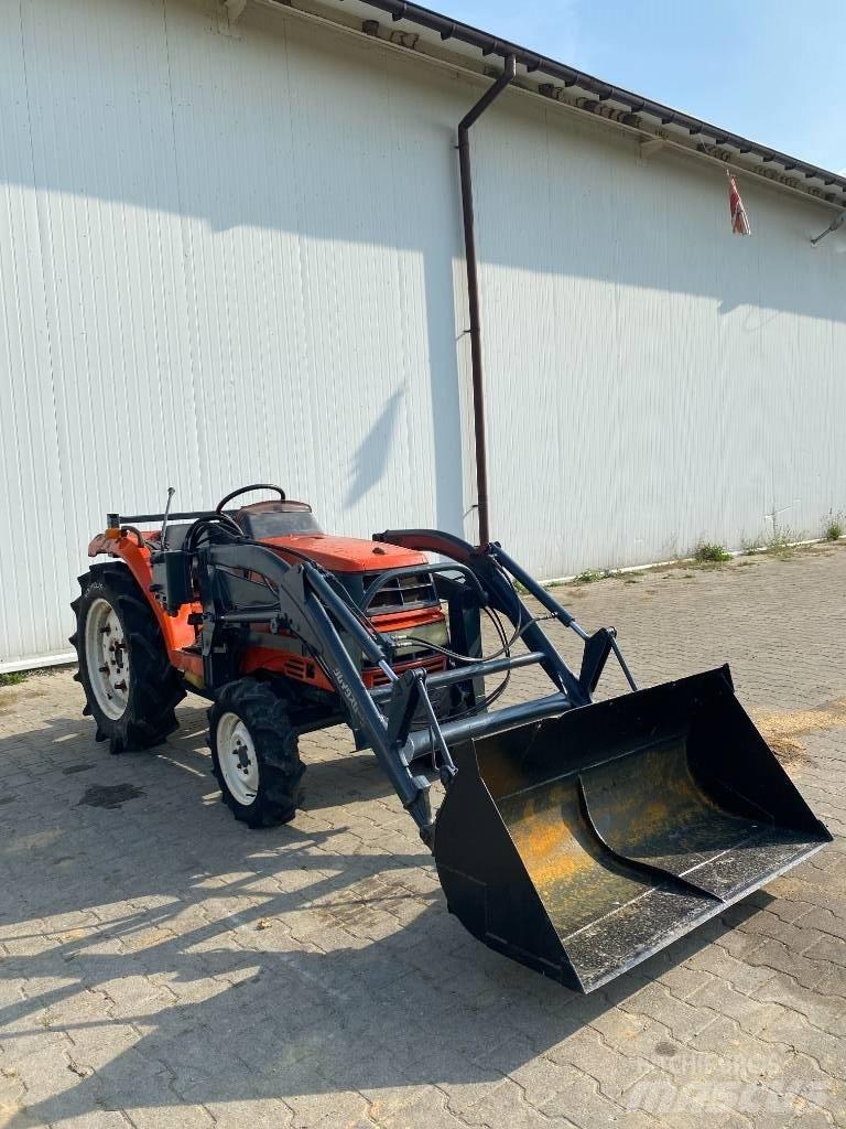 Kubota GT5+tur Трактори