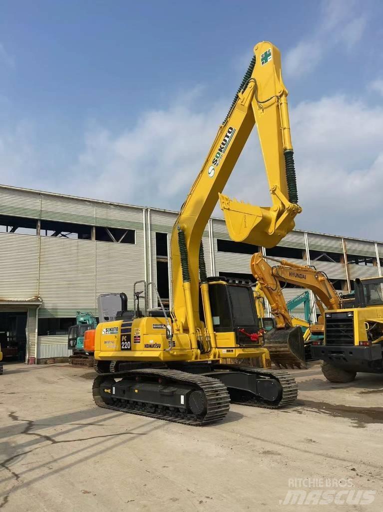 Komatsu PC 220-8 Гусеничні екскаватори